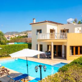 Villa Tsikkos Tessera, hotelli kohteessa Argáka