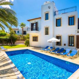 Villa Anna – hotel w mieście Latsi