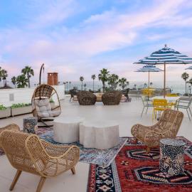 Cardiff By The Sea Lodge، فندق في إنسينيتاس