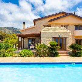 Villa Erato, hotel in Nea Dimmata