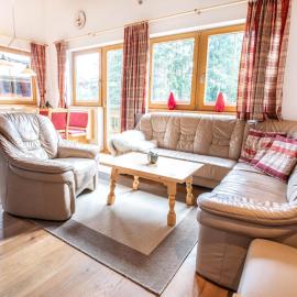 Chalet Hochkrimml with sauna on the ski slope, Hotel in Nothdorf