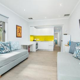 Helion Apartments, hotell i Gouvia