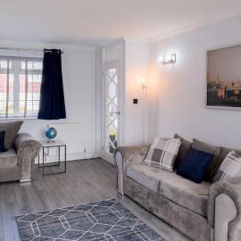Spacious Cosy 3-Bedroom Home, Hotel in Birmingham