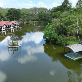 Lake Serenity Resort & Spa, hotel en Kuruwita
