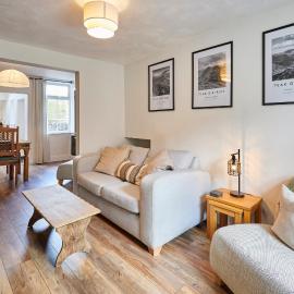 Church View Cottage & Secret Garden, Matlock - Now Hosted by StayHostSave