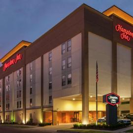 Hampton Inn Metairie: Metairie şehrinde bir otel
