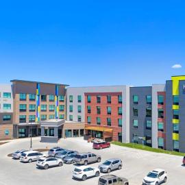 Home2 Suites by Hilton Omaha I-80 at 72nd Street, NE, מלון באומהה