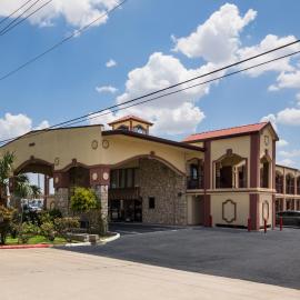 Americas Best Value Inn Buda, hotel v destinácii Buda