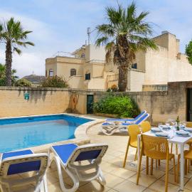 Dar tal-Patri Farmhouse with Private Pool, hótel í Għammar