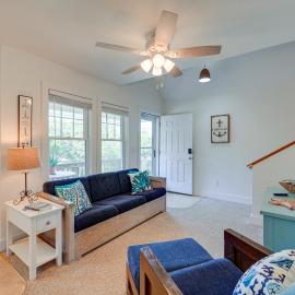 Near Ocean: Buxton Townhome w/ Patio!, hotel sa Buxton