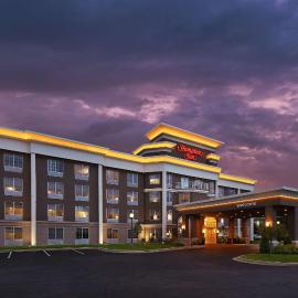 Hampton Inn Holland, hotel v destinaci Holland