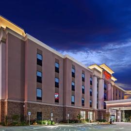 Hampton Inn Ozona، فندق في أوزونا