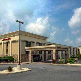Hampton Inn Hazleton، فندق في هازلتون