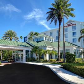 Hilton Garden Inn Fort Myers، فندق في فورت مايرز