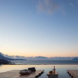 Magical new luxury villa Camellia!, hotel in Kissamos