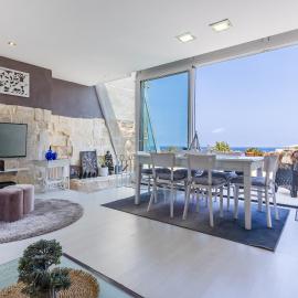Valletta Bastions Seafront House, hotel in Valletta