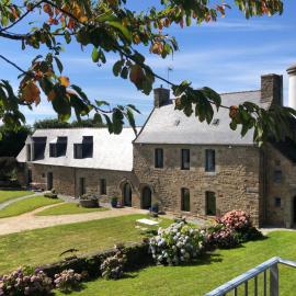 Les écolodges Sous Le Phare, hotel i Louannec