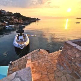 Apartments Amfora, hotel in Gdinj
