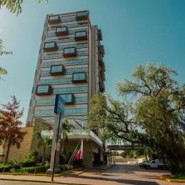 Hilton Garden Inn Leon Poliforum, khách sạn ở León