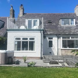 Ivy Cottage Seahouses Seaside Hot Tub Retreat