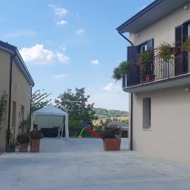 Vinea del Selvatico cascina agricola, hôtel à SantʼAngelo deʼ Lombardi