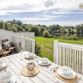 Windrush Lake 87, The Retreat - P