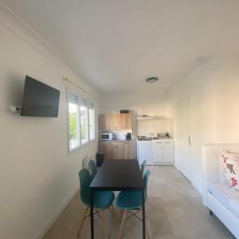 Janakpur Home, Hotel in Palaiseau