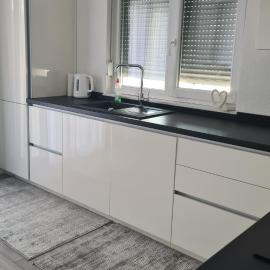 Apartment Merry Harmony Heights - Balcony & Free Garage & Parking