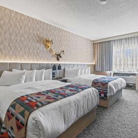 Everwild Canmore Hotel, hotel en Canmore