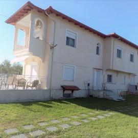 Villa Elina by Golden Residence, hotel a Kalandra