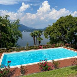 La Suite dell'Artista SWIMMING POOL AND AIR CONDITIONING, hotel a Stresa