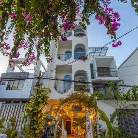 Nest House Homestay, hótel í Da Nang
