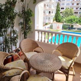 Nice and cozy flat with pool next to the beach