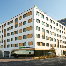 Holiday Inn Express & Suites - Basel - Allschwil by IHG, хотел в Базел