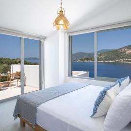 Villa Sophia-Private Sea Access, hotel in Marantochori