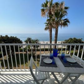 Apartamento en Primera Línea de Playa, hotel in Torrox