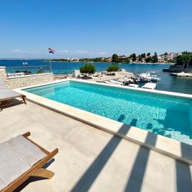 Villa Runčika Luxury Apartment, hotell sihtkohas Lukoran