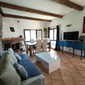 Appartement privatisé dans maison, Hotel in Utelle