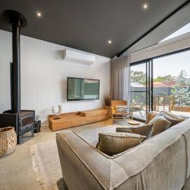 Seaside on Swan & Laneway Retreat - A Family Haven