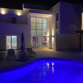 Villa Alana GANZE VILLA - POOL - SAUNA - JACUZZI 200m2, hotel v mestu Grižane