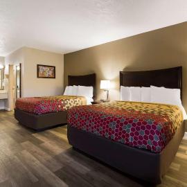 Perry Inn & Suites National Fairground I 75, מלון בפרי