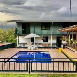 Alojamiento Rural - La Perla โรงแรมในฟิลานเดีย