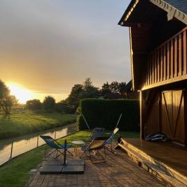 Chalet 6 pers avec piscine, hotel u gradu Kabur