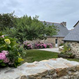 Les Cottages du Manoir, Jacuzzi -Crozon, hotel di Crozon