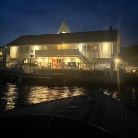 Skärhamns Paradise - Private sauna, hotelli kohteessa Skärhamn