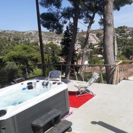Villa Nicole avec Spa professionnel, hotel em Carry-le-Rouet