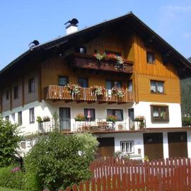 Gästehaus Sams: Gosau şehrinde bir otel