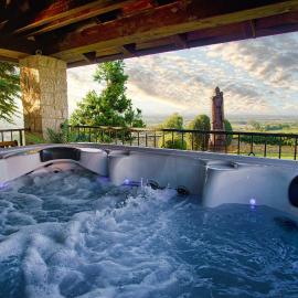 Villa Toscana with jacuzzy, hotelli kohteessa Varaždin