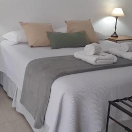 Keer Om Alojamiento, hôtel à Sarmiento