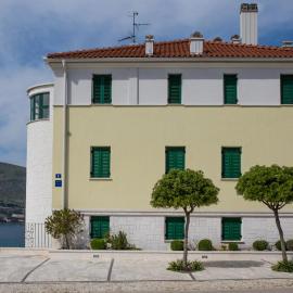 Apartments Villa Novak 1, hotel a Okrug Donji